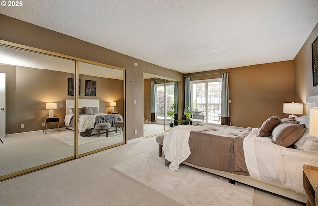 5545 E Evergreen Blvd Unit 6203, Vancouver, WA 98661 - bedroom featuring access to outside, light carpet, baseboards, and a textured ceiling