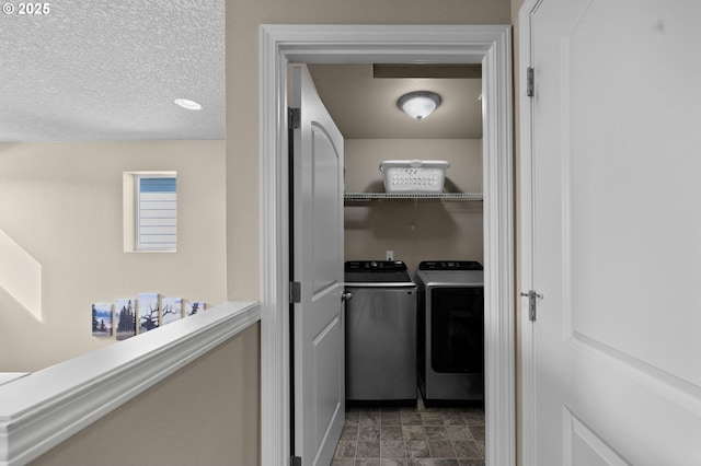 15574 Bachelor Ave, Sandy, OR 97055 - washroom featuring independent washer and dryer