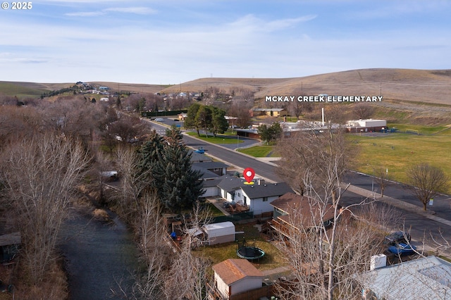 1524 SW 44th St, Pendleton, OR 97801 - aerial view of property and surrounding area with mountains