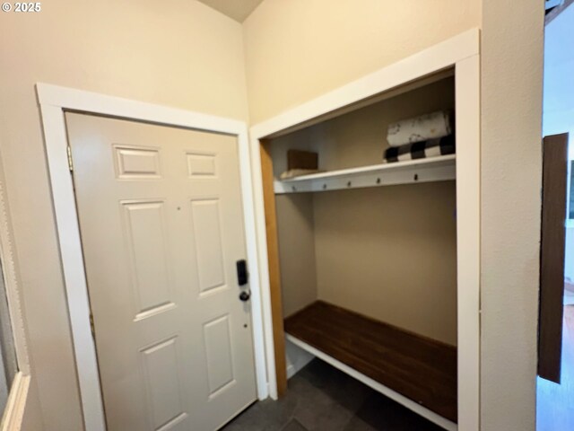 892 S 55th Pl, Springfield, OR 97478 - view of mudroom
