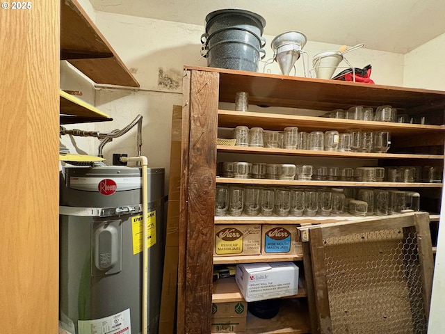 892 S 55th Pl, Springfield, OR 97478 - storage room featuring secured water heater