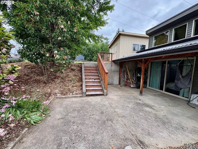 892 S 55th Pl, Springfield, OR 97478 - view of patio / terrace with stairs
