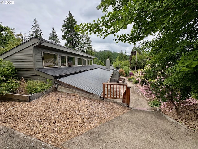 892 S 55th Pl, Springfield, OR 97478 - view of side of property featuring a garden