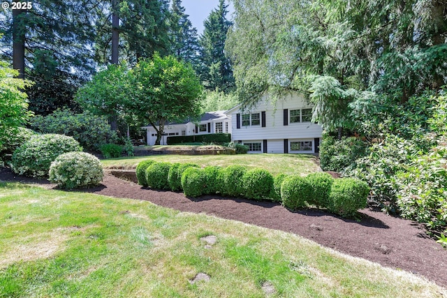 17243 Fernwood Dr, Lake Oswego, OR 97034 - tri-level home featuring a front lawn