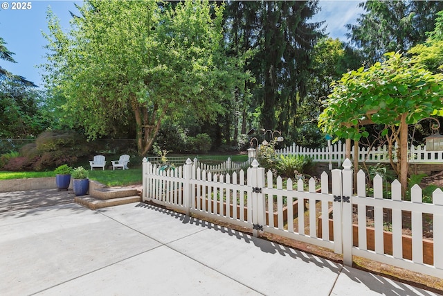 17243 Fernwood Dr, Lake Oswego, OR 97034 - view of patio / terrace with a fenced front yard