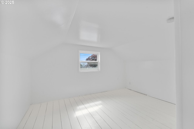 1006 Stillwell Ave, Tillamook, OR 97141 - bonus room with vaulted ceiling and wood finished floors