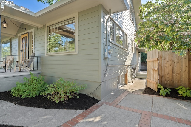 7516 N Brandon Ave, Portland, OR 97217 - view of side of home