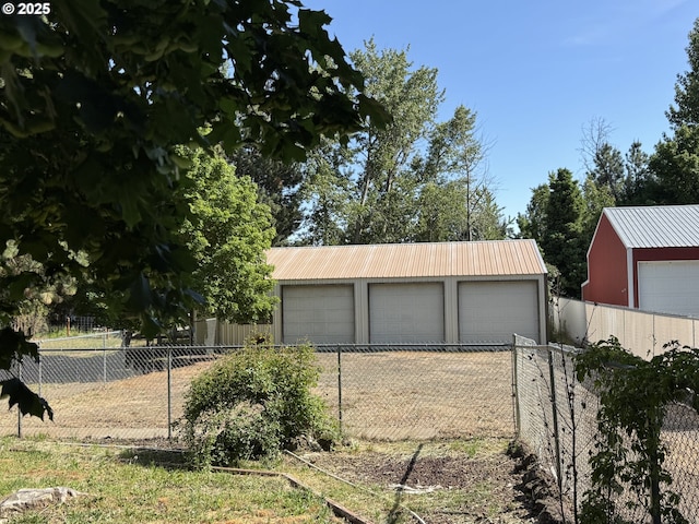 404 NE High St, Goldendale, WA 98620 - view of detached garage