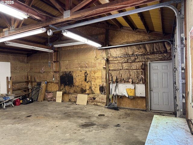 404 NE High St, Goldendale, WA 98620 - view of garage