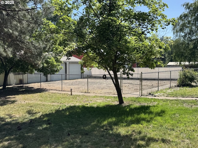 404 NE High St, Goldendale, WA 98620 - view of yard