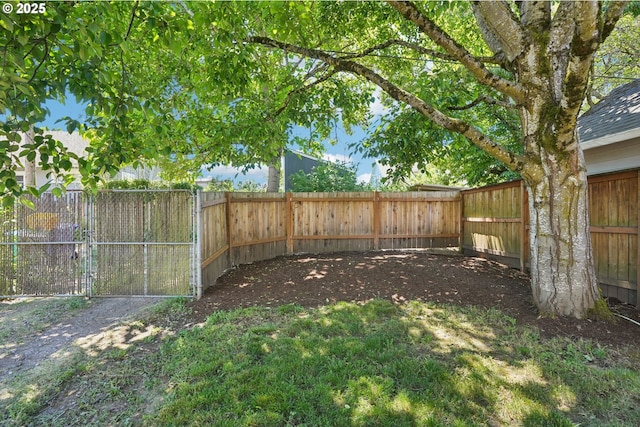 5018 N Vanderbilt St, Portland, OR 97203 - view of fenced backyard