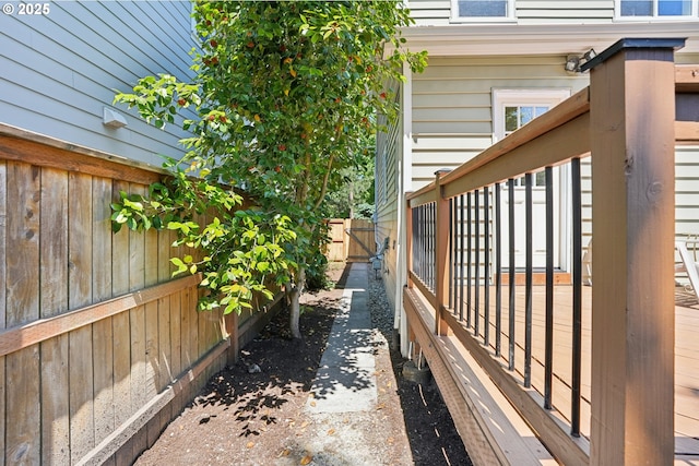 5018 N Vanderbilt St, Portland, OR 97203 - view of side of home