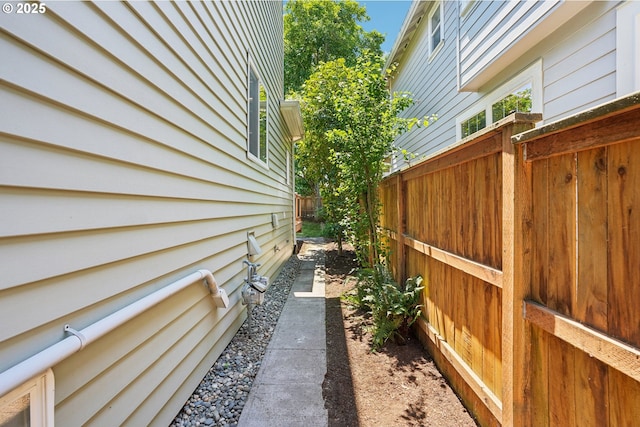 5018 N Vanderbilt St, Portland, OR 97203 - view of side of property