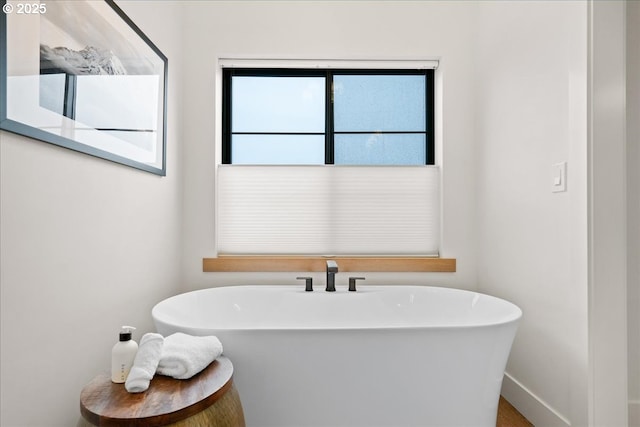 3653 Maidenhair Pl S, Salem, OR 97302 - full bathroom with a soaking tub