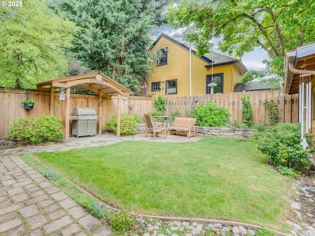 4415 SE Stark St, Portland, OR 97215 - fenced backyard featuring a patio area
