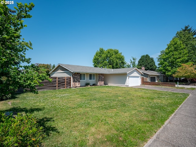 841 NE Kathryn St, Hillsboro, OR 97124 - ranch-style house with asphalt driveway and a garage