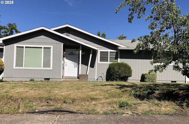 845 Waite St, Eugene, OR 97402 - ranch-style house with crawl space, entry steps, roof with shingles, and a front yard