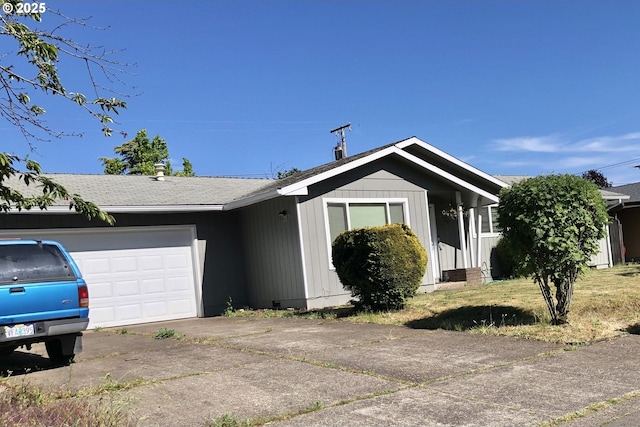 845 Waite St, Eugene, OR 97402 - single story home with a garage, driveway, and crawl space
