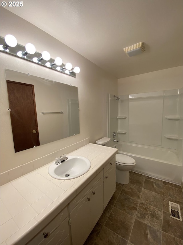 845 Waite St, Eugene, OR 97402 - full bathroom with vanity, toilet, and bathtub / shower combination
