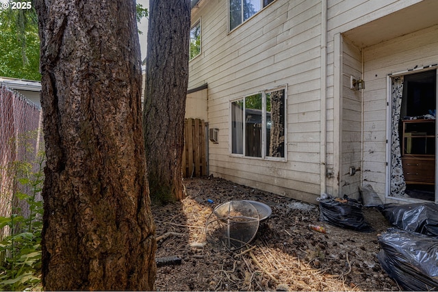 912 SE 193rd Ave, Portland, OR 97233 - view of side of home