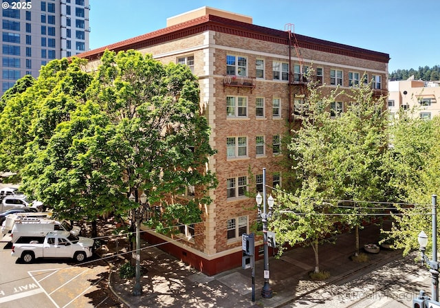 709 SW 16th Ave Unit 105, Portland, OR 97205 - view of building exterior