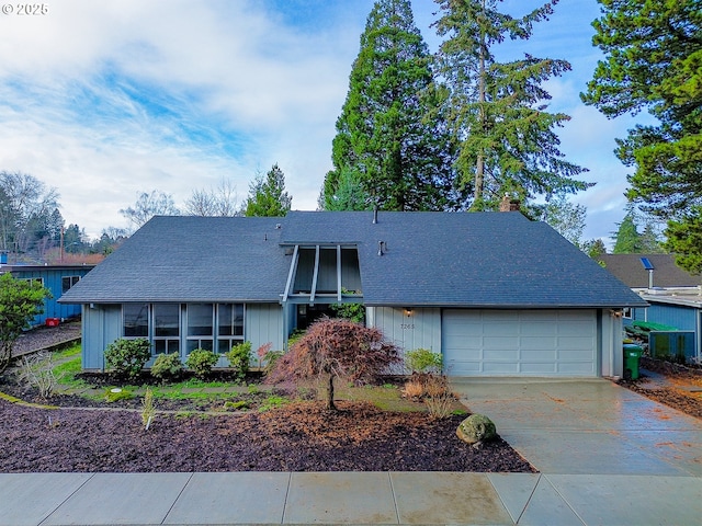 view of front facade with a garage