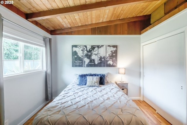 742 Shangri La Ave, Salem, OR 97303 - bedroom featuring wooden ceiling, light wood-style floors, baseboards, and a closet