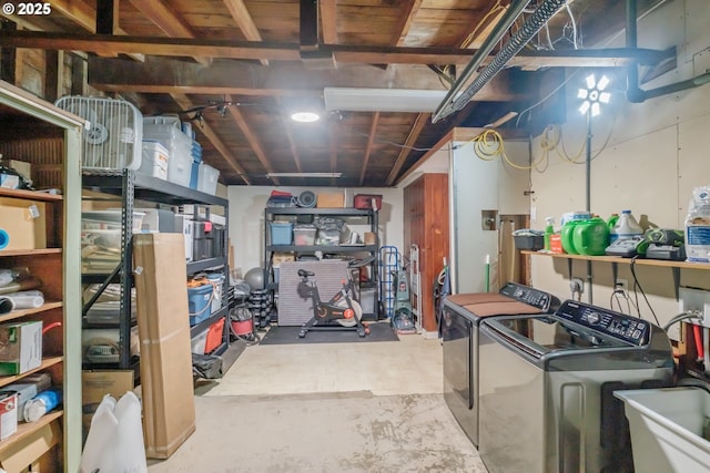 742 Shangri La Ave, Salem, OR 97303 - below grade area with washer and clothes dryer and a sink