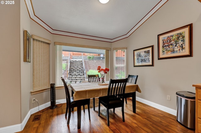 1565 Fairview Pl, Cottage Grove, OR 97424 - dining space with wood finished floors, baseboards, crown molding, and lofted ceiling