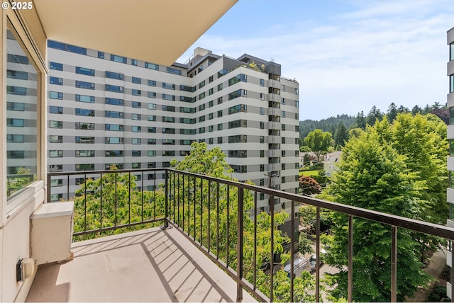 2211 SW Park Pl, Portland, OR 97205 - view of balcony