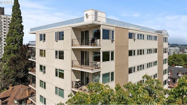 2211 SW Park Pl, Portland, OR 97205 - view of apartment building / complex