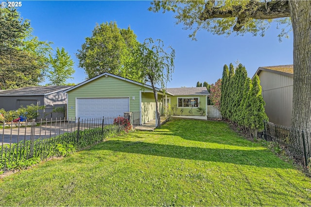 2433 NE Saratoga St, Portland, OR 97211 - view of front of home featuring fence, driveway, and a front yard