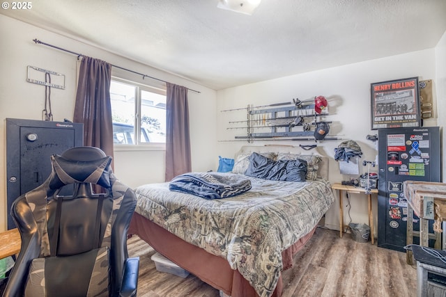 1060 Pacific Ave, Coos Bay, OR 97420 - bedroom featuring wood finished floors