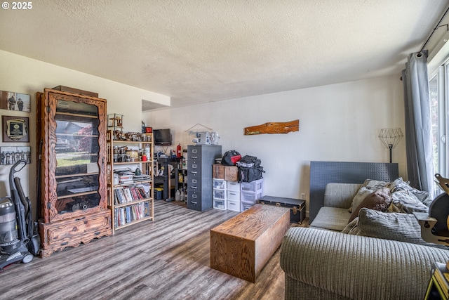 1060 Pacific Ave, Coos Bay, OR 97420 - living room featuring wood finished floors and a textured ceiling