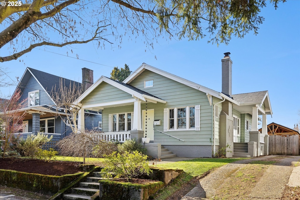 view of front of property