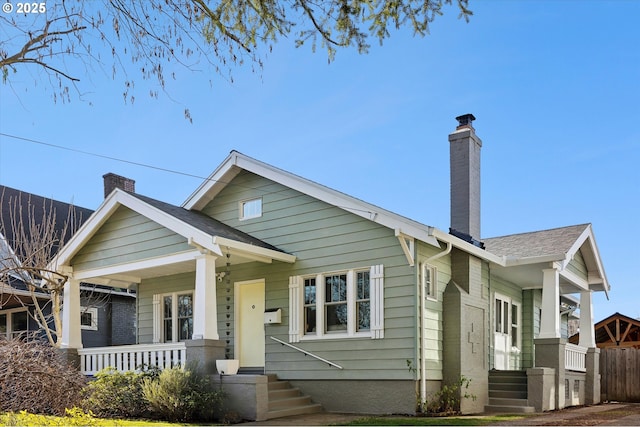 view of front of house featuring a porch