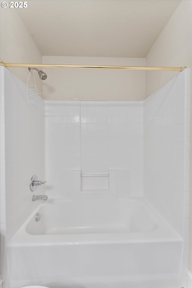 11168 SW Brown St, Tualatin, OR 97062 - bathroom with shower / tub combination