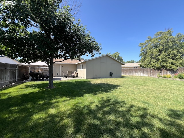 160 Heather Dr, Stanfield, OR 97875 - view of yard with a patio