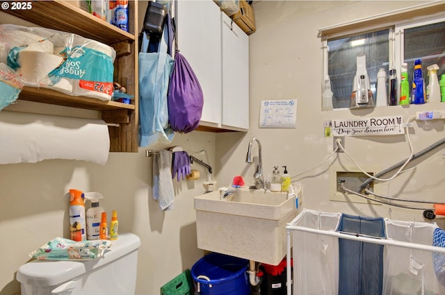 1224 Coal Creek Rd, Longview, WA 98632 - bathroom featuring toilet and a sink