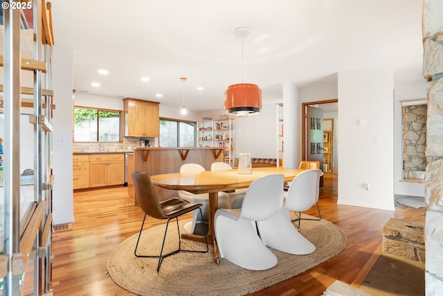 2345 NE Ridgewood Dr, Portland, OR 97212 - dining space featuring light wood-style floors, baseboards, and recessed lighting