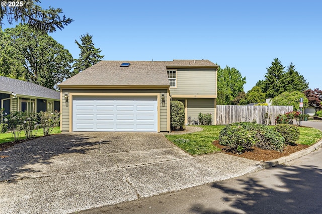 319 NE Hyde Cir, Hillsboro, OR 97124 - view of front of property featuring driveway and an attached garage