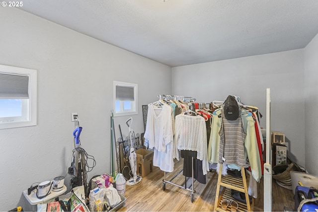 11868 N Jantzen Dr, Portland, OR 97217 - spacious closet featuring wood finished floors