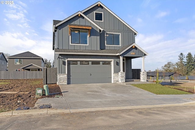 view of front facade featuring a garage