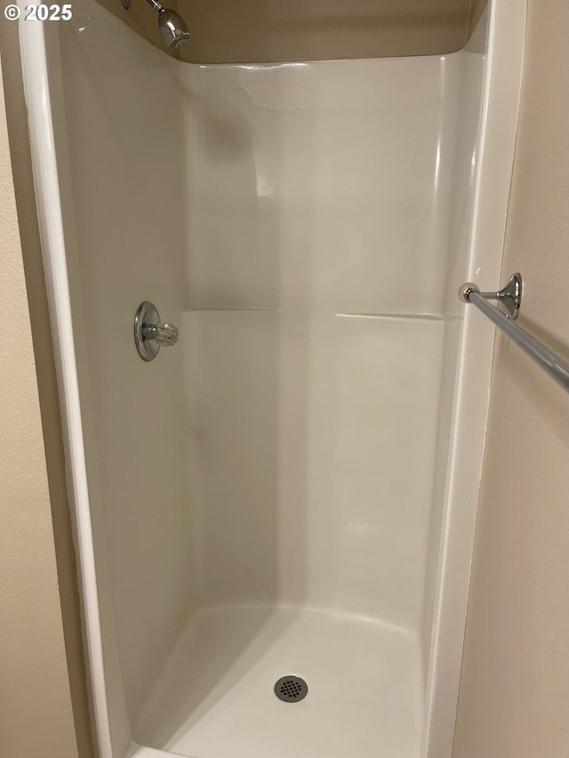 4970 S Landing Dr Unit 302, Portland, OR 97239 - bathroom with a stall shower