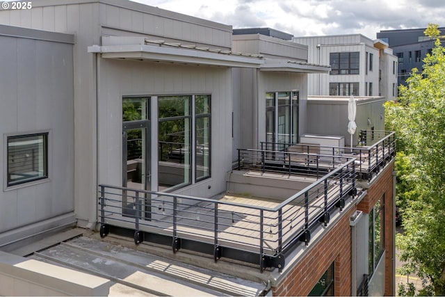 1634 NW Riverscape St, Portland, OR 97209 - view of rear view of property