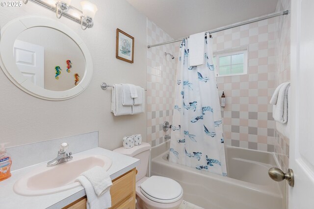 461 Home Ct, Rockaway Beach, OR 97136 - full bathroom featuring vanity and shower / bath combo