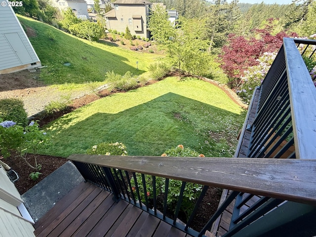 view of green lawn