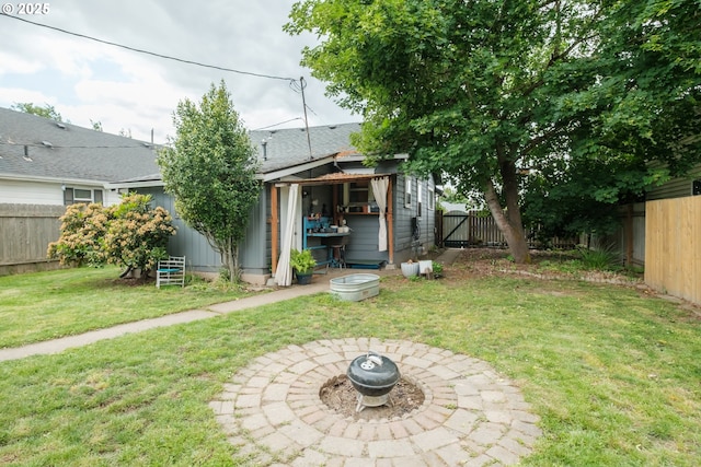 2320 5th St NE, Salem, OR 97301 - view of yard featuring a fire pit