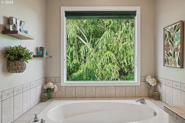 16117 SE Goosehollow Dr, Damascus, OR 97089 - full bath with a garden tub and plenty of natural light