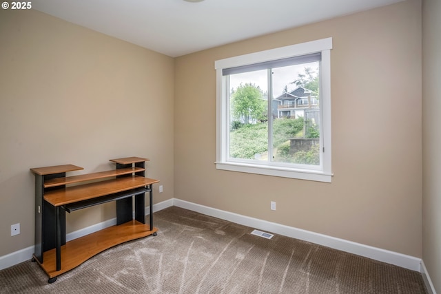 2343 N Fork Rd, Seaside, OR 97138 - carpeted office with baseboards
